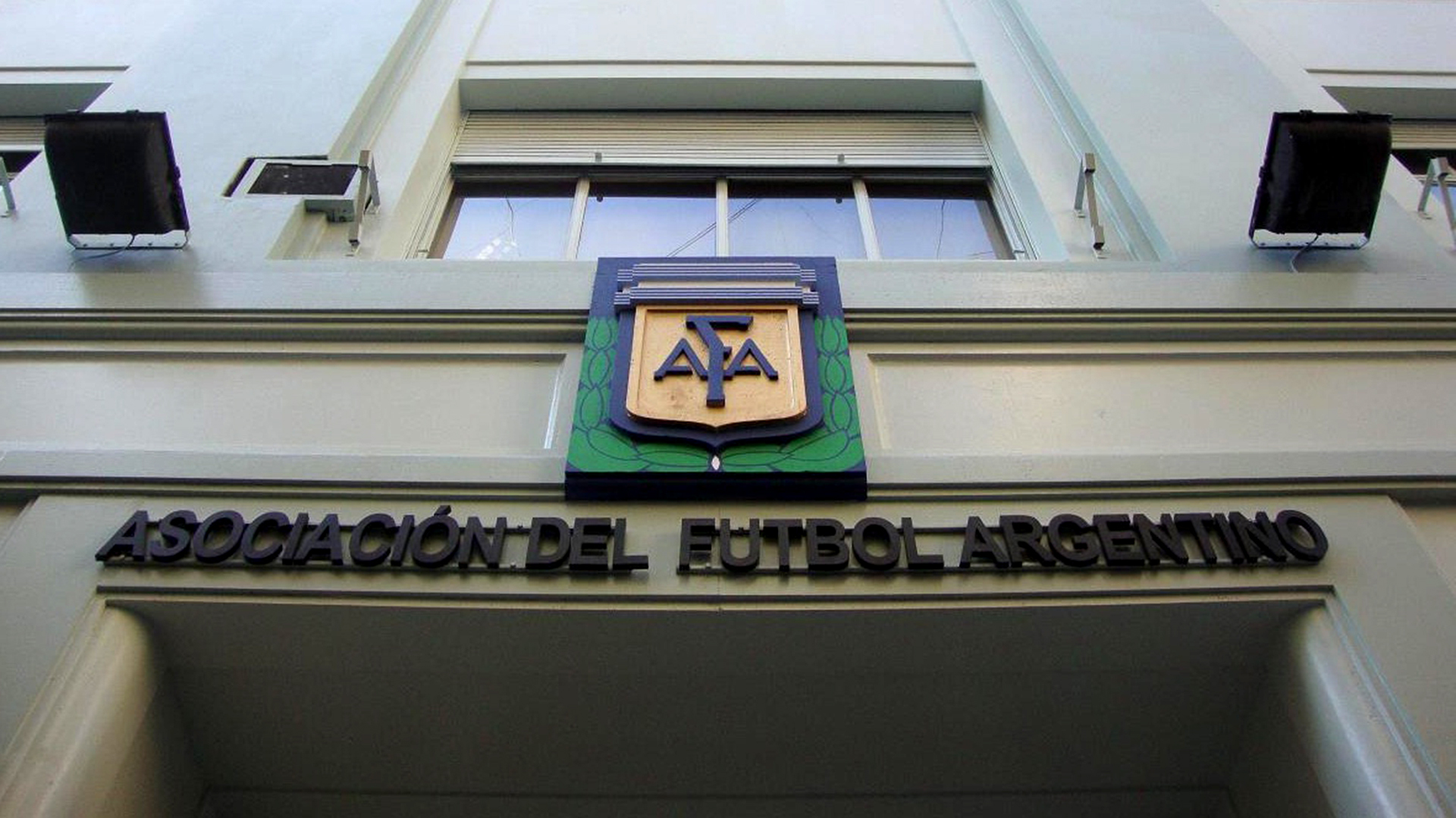 Investigan desvíos millonarios de la AFA; durante la gestión de Tapia y Toviggino